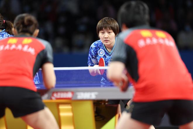 斯基拉：那不勒斯计划通过冬窗买中场，目前看上梅努等5人